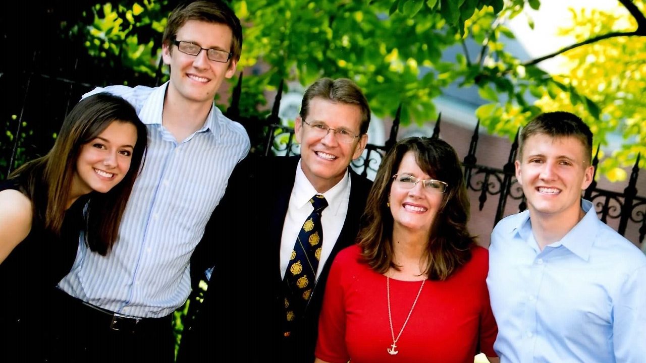 Cancerwise blog post: After breast cancer diagnosis, survivor chooses to join clinical trial in hopes of furthering advancement of breast cancer treatment