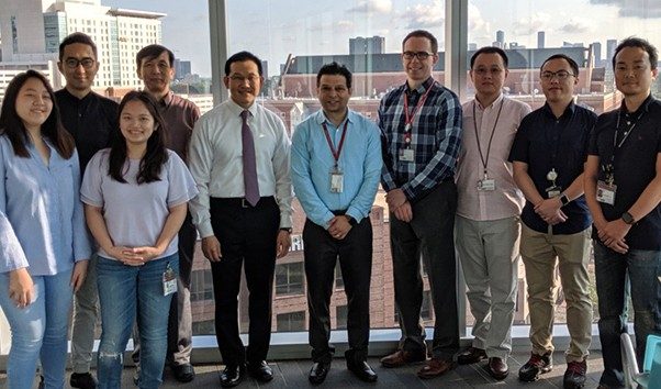 Members of the Lin Lab pose for a group photo